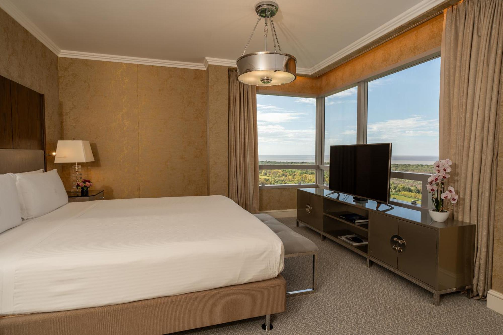 Alvear Icon Hotel